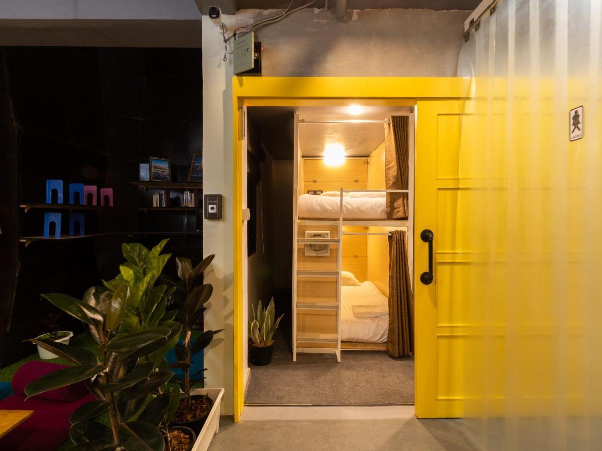 Khao San Social Capsule Hostel Bangkok Eksteriør billede