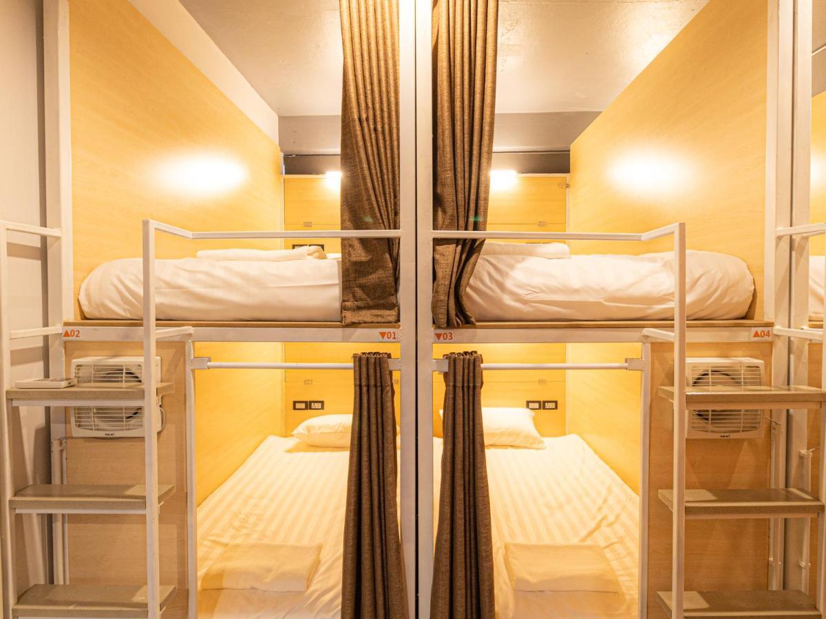 Khao San Social Capsule Hostel Bangkok Eksteriør billede