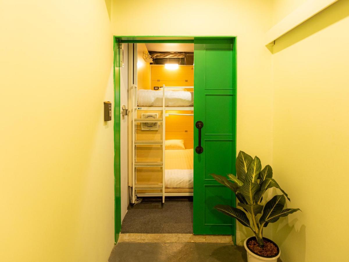Khao San Social Capsule Hostel Bangkok Eksteriør billede