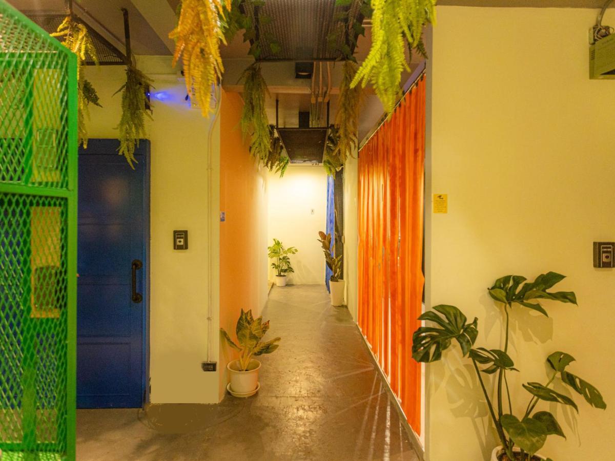 Khao San Social Capsule Hostel Bangkok Eksteriør billede