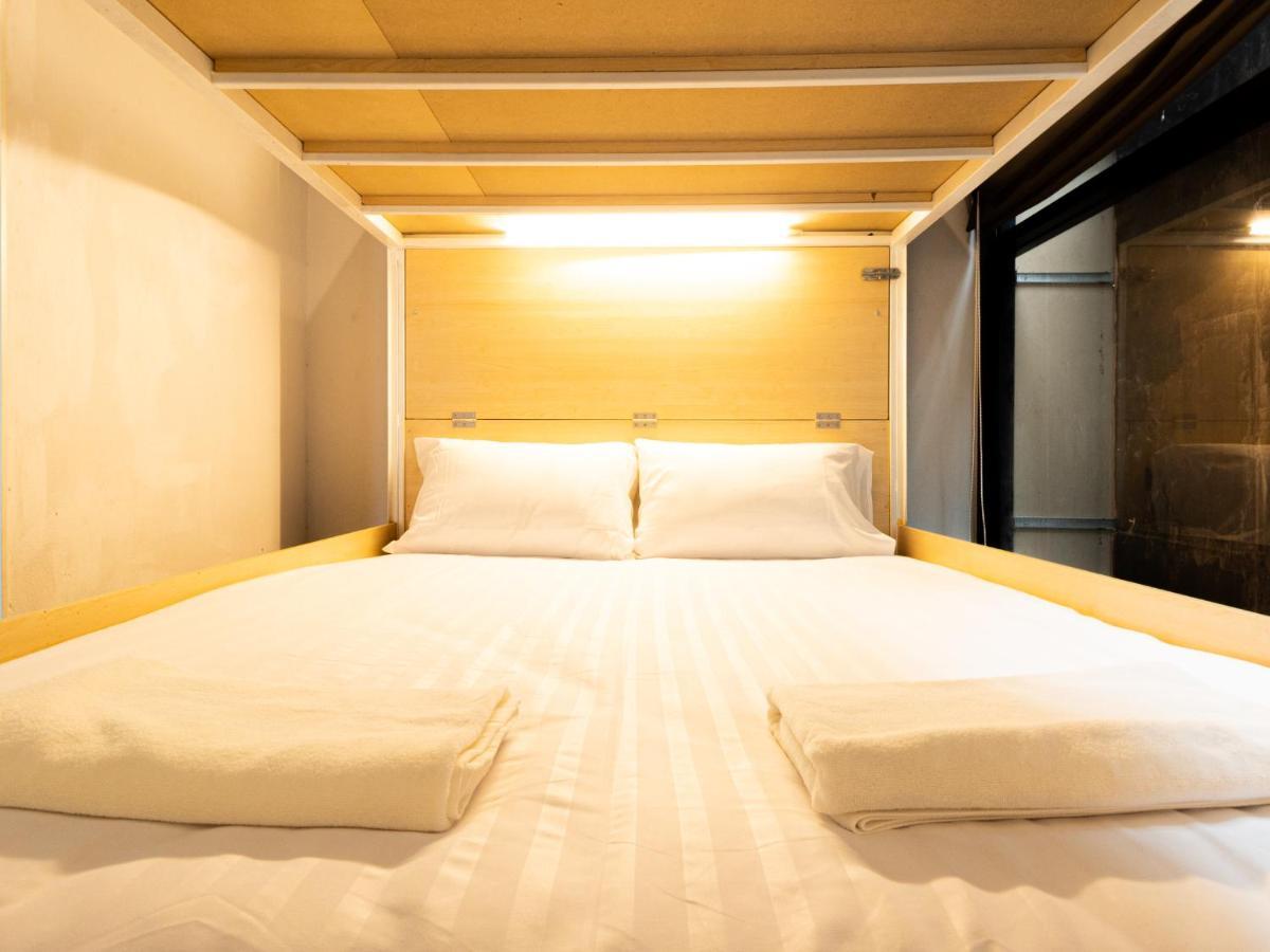 Khao San Social Capsule Hostel Bangkok Eksteriør billede