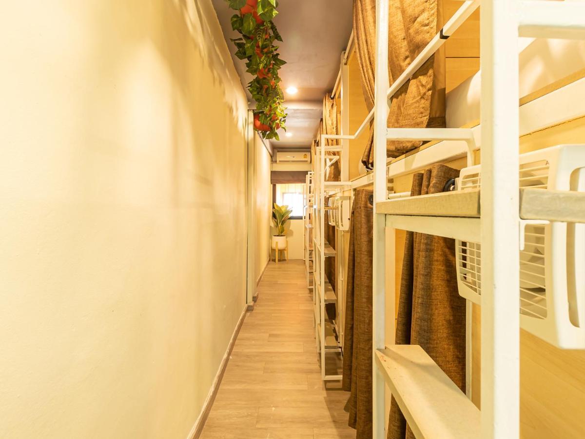 Khao San Social Capsule Hostel Bangkok Eksteriør billede