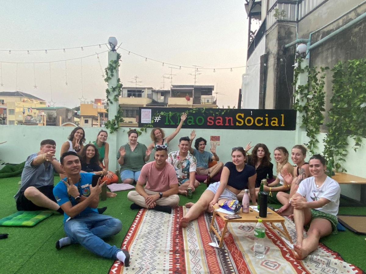 Khao San Social Capsule Hostel Bangkok Eksteriør billede
